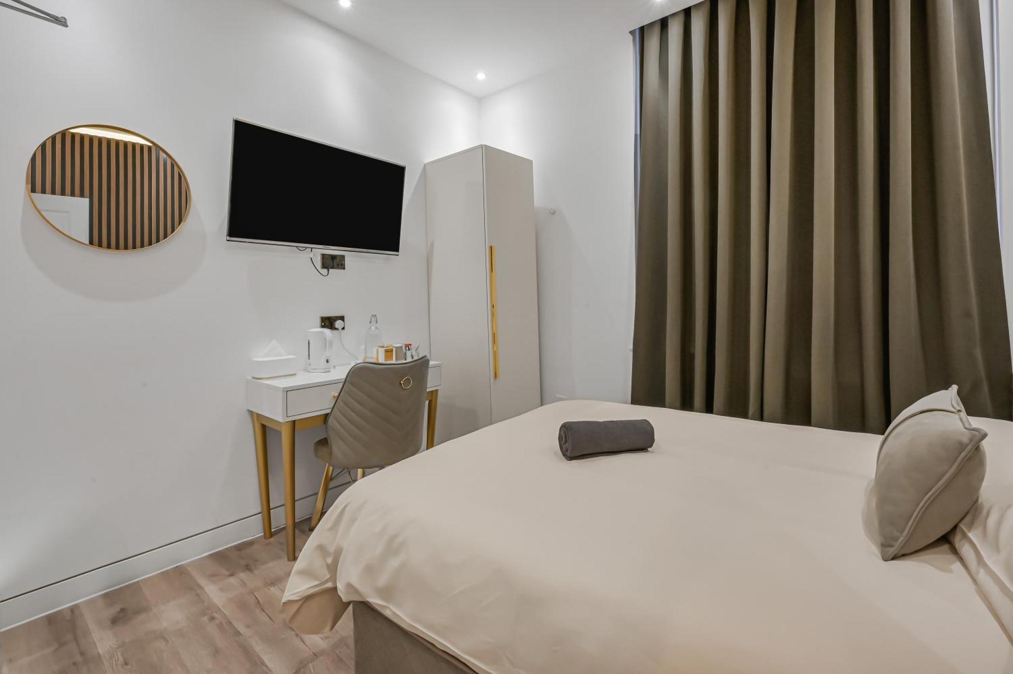 Studio 64 London Room photo